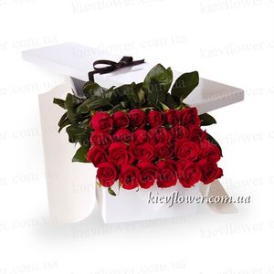 25 roses in a gift box ― Ukrflower - flower delivery