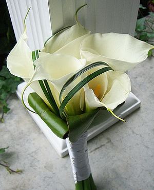 Wedding bouquet of calla lilies number 26 ― Ukrflower - flower delivery