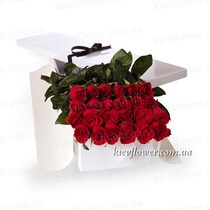 25 roses in a gift box