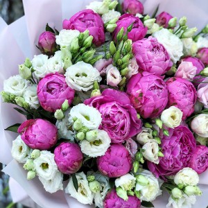 Bouquet of peonies and eustoma ― Ukrflower - flower delivery