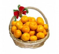 Basket with tangerines