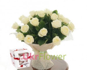 25 white roses +  Rafaello ― Ukrflower - flower delivery